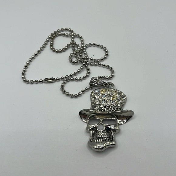Skull Rhinestones Top Hat Oversized Necklace Goth Halloween Ball Necklace - Picture 7 of 10